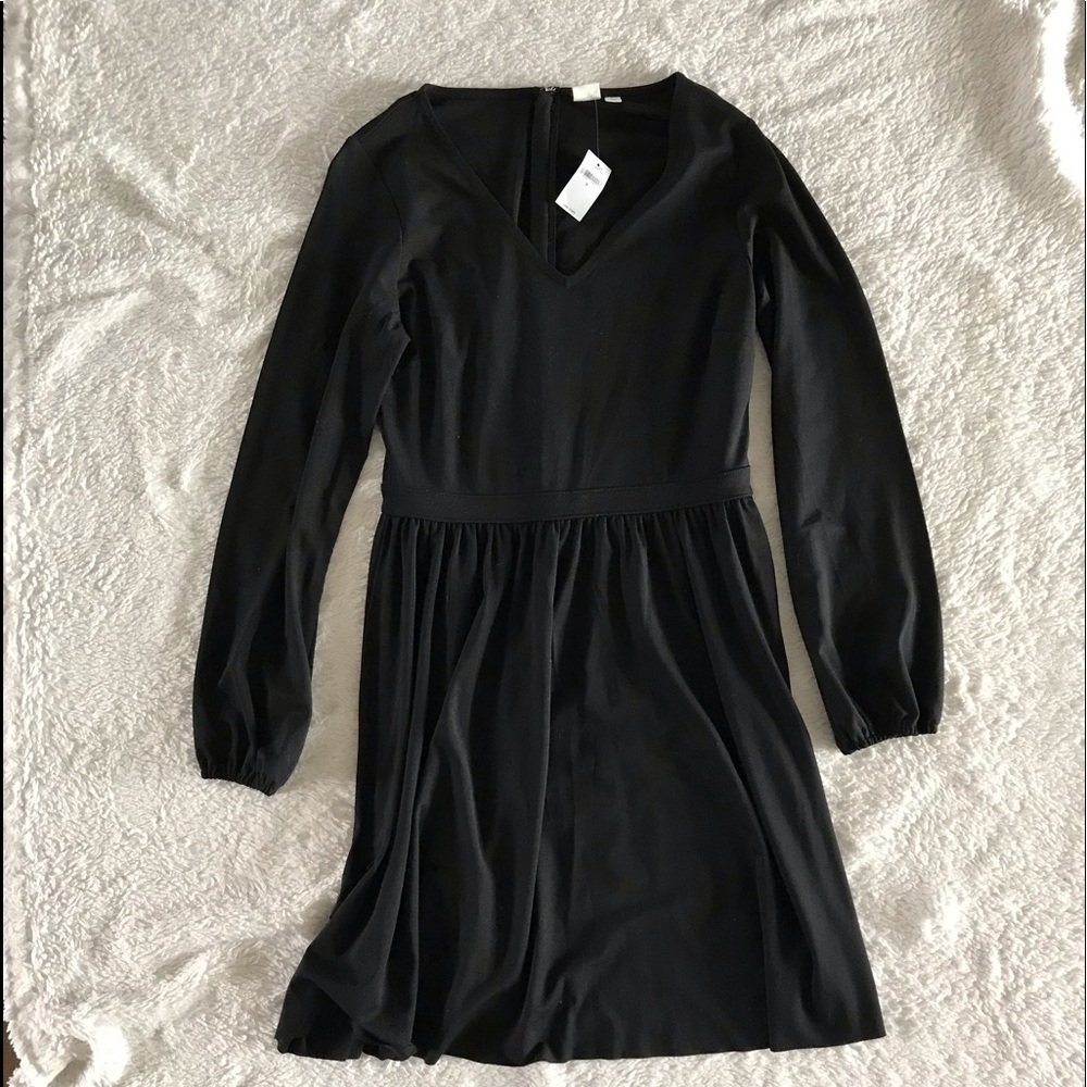 Black long sleeved dress